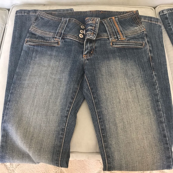Jeans - Picture 2 of 3